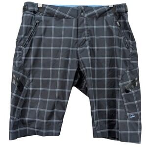 Zoic Shorts Mens Black Plaid Cargo Cycling Adjustable Waist Zipper Pockets Sz M?